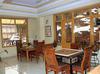 Una Comfort Nandini Otel Dharamshala Dış mekan fotoğraf